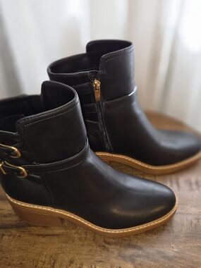 Marc Fisher Black Marieta 2 Buckle Moto Ankle Boots - Size 9M